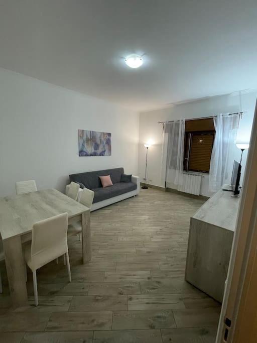 Appartamento Bilocale A Due Passi Dal Porto E Dal Mare Lido di Ostia Esterno foto