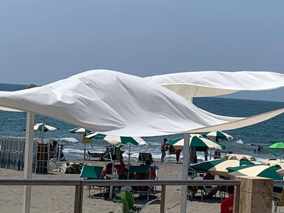 Appartamento Bilocale A Due Passi Dal Porto E Dal Mare Lido di Ostia Esterno foto